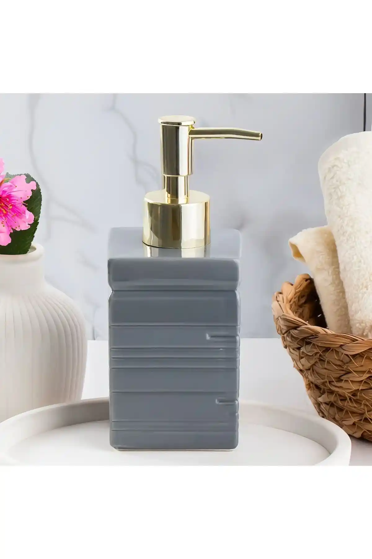 Banyo Porselen Sabunlukları Satın Alma Rehberi: Kalite, Estetik ve Kullanım Kolaylığı