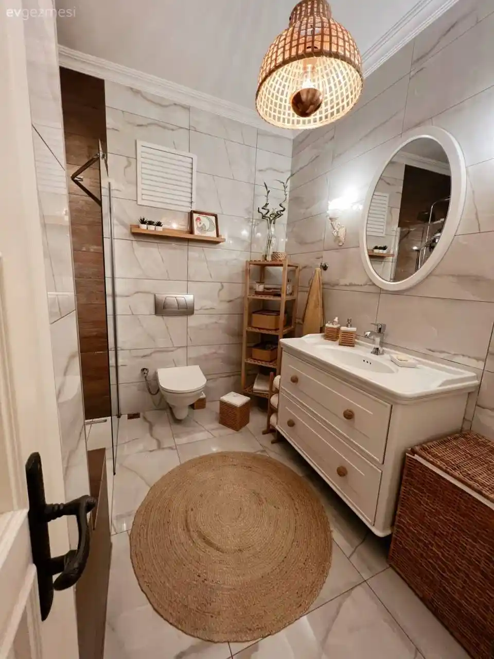 Banyo Takımlarında Malzeme ve Tasarım Seçenekleri: Estetik ve Fonksiyonellik Rehberi