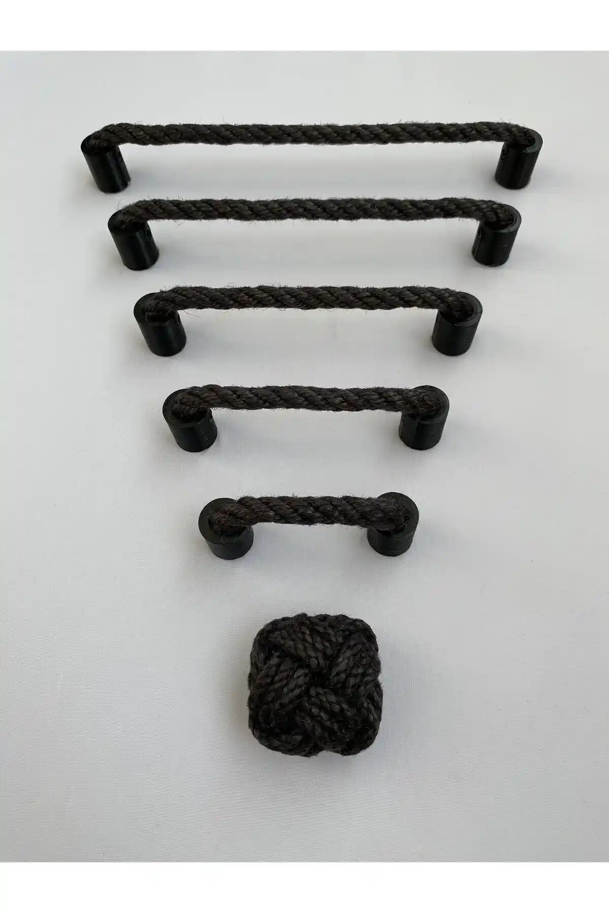 Barbarossa Hasır Kulp: Doğal ve Estetik Mobilya Detayı ile Dekorasyonunuza Sıcaklık Katın