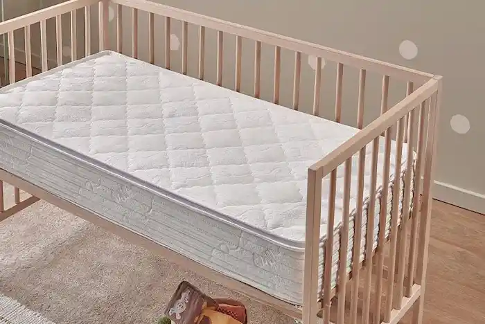 Bebek Yataklarında Güvenlik ve Konfor İçin Dikkat Edilmesi Gereken Özellikler