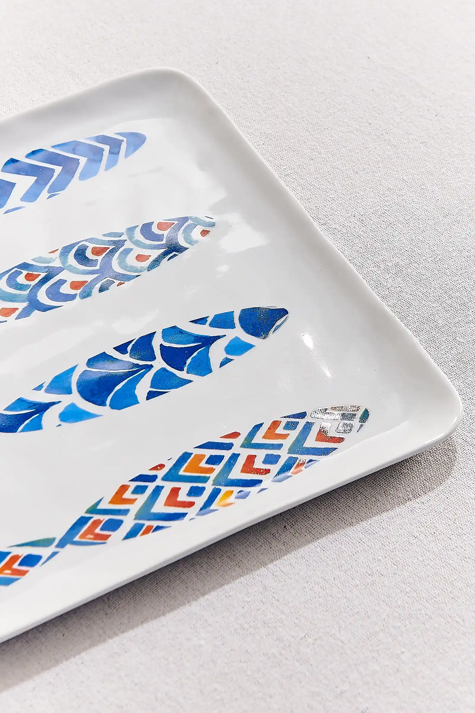 Benzersiz Porselen Balık Servis Tabakları Estetik ve Fonksiyonellik Bir Arada