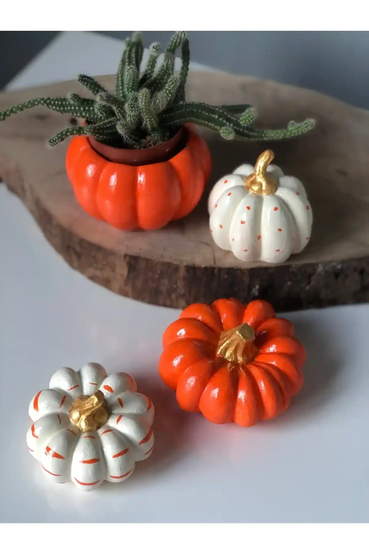 Beton Bal Kabağı Dekoratif Obje: Dayanıklı ve Estetik İç ve Dış Mekan Dekorasyonu