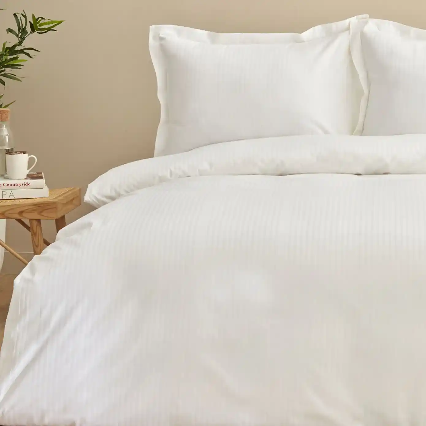 Beyaz Pamuklu Nevresim Takımları: Estetik ve Dayanıklı Yatak Takımı Seçenekleri