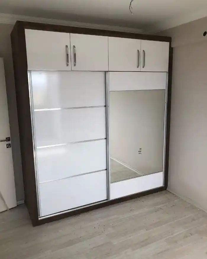 Beyaz Yük Örtüsü Dolapları ile Fonksiyonellik ve Estetiği Bir Arada Yakalayın