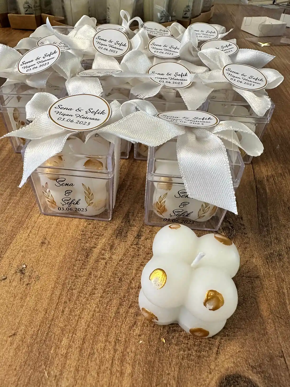 Bubble Desenli Mini Detaylar ile Ev Dekorasyonunda Şıklık ve Modernlik Sağlama