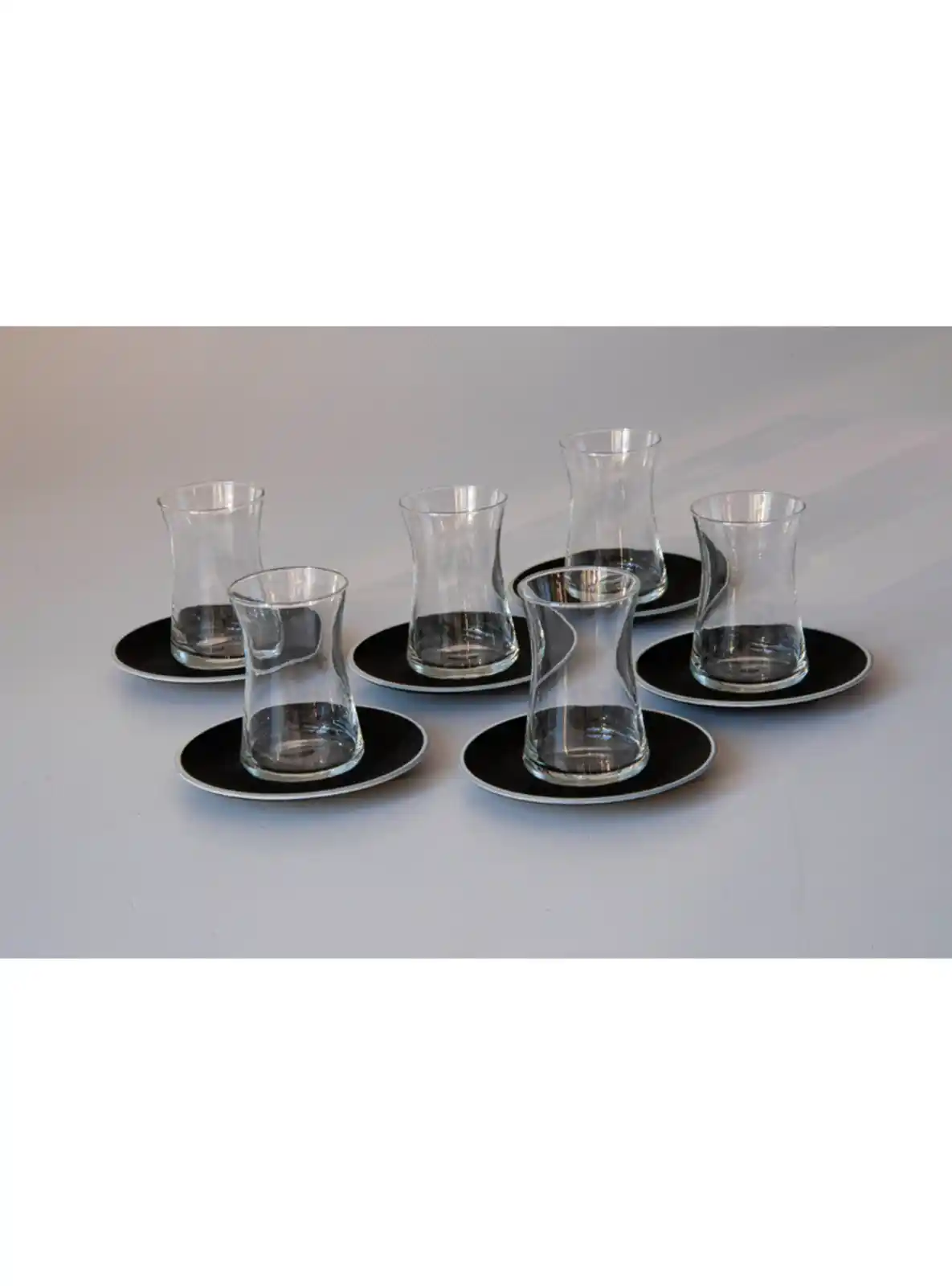 Cam Tasarım Çay Bardağı Setleri: Estetik ve Fonksiyonelliğin Buluşması