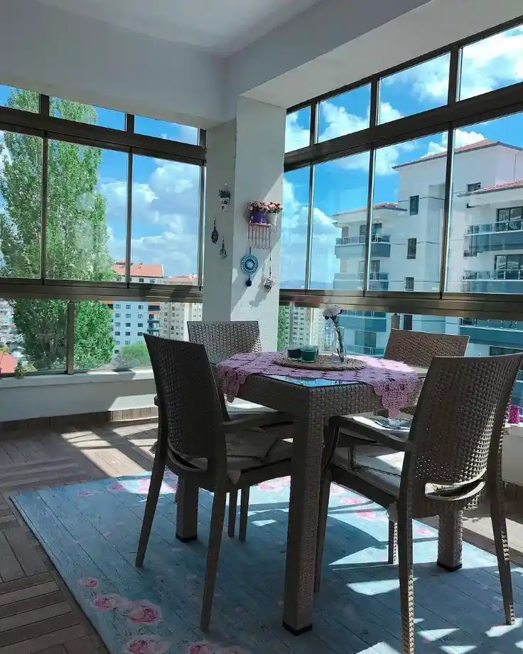 Cam Tasarımlı Ev Dekorasyon Fikirleri Modern ve Şık Mekanlar Yaratmak İçin Uygun Seçenekler