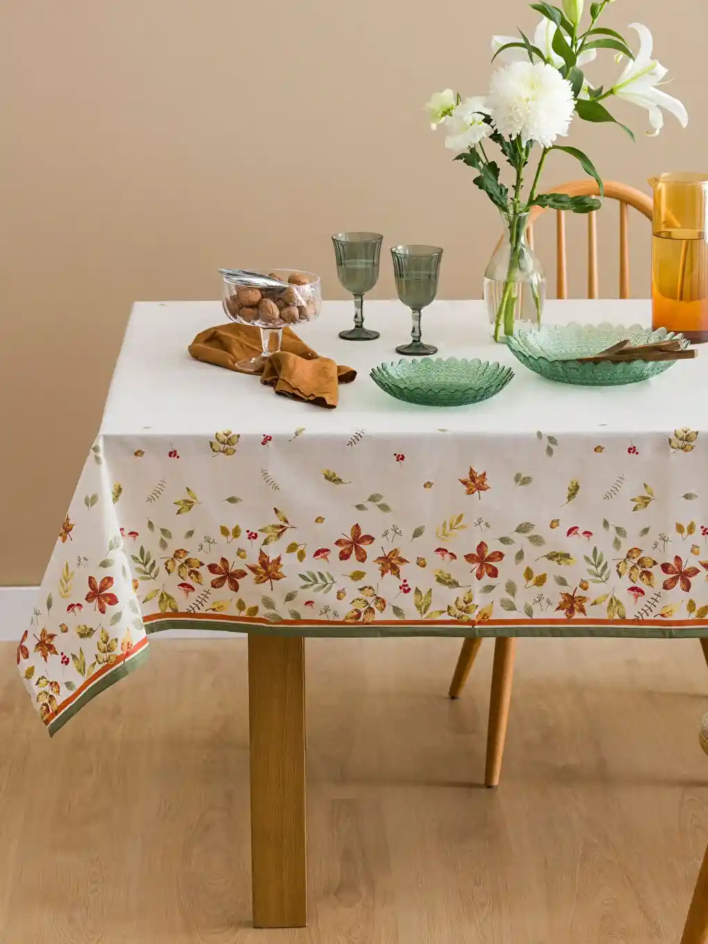 Çiçek Desenli Masa Takımlarıyla Ev Dekorasyonunu Zenginleştirme Rehberi