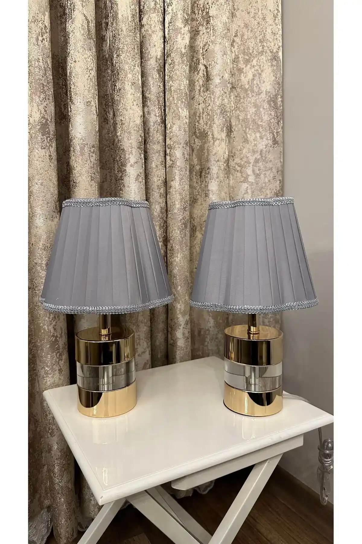 Çift Abajur Seçimiyle Ev Dekorasyonunda Fonksiyonellik ve Şıklık Dengesi