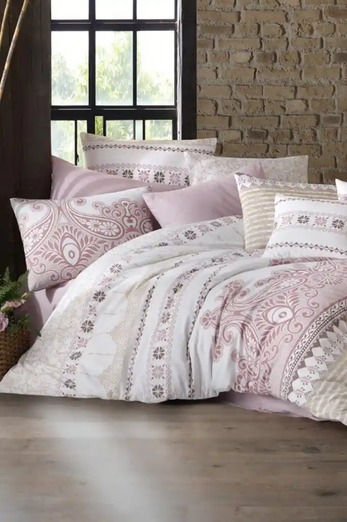 Çift Kişilik Nevresim Takımlarında Rahatlık ve Şıklık: Malzeme, Tasarım ve Bakım İpuçları