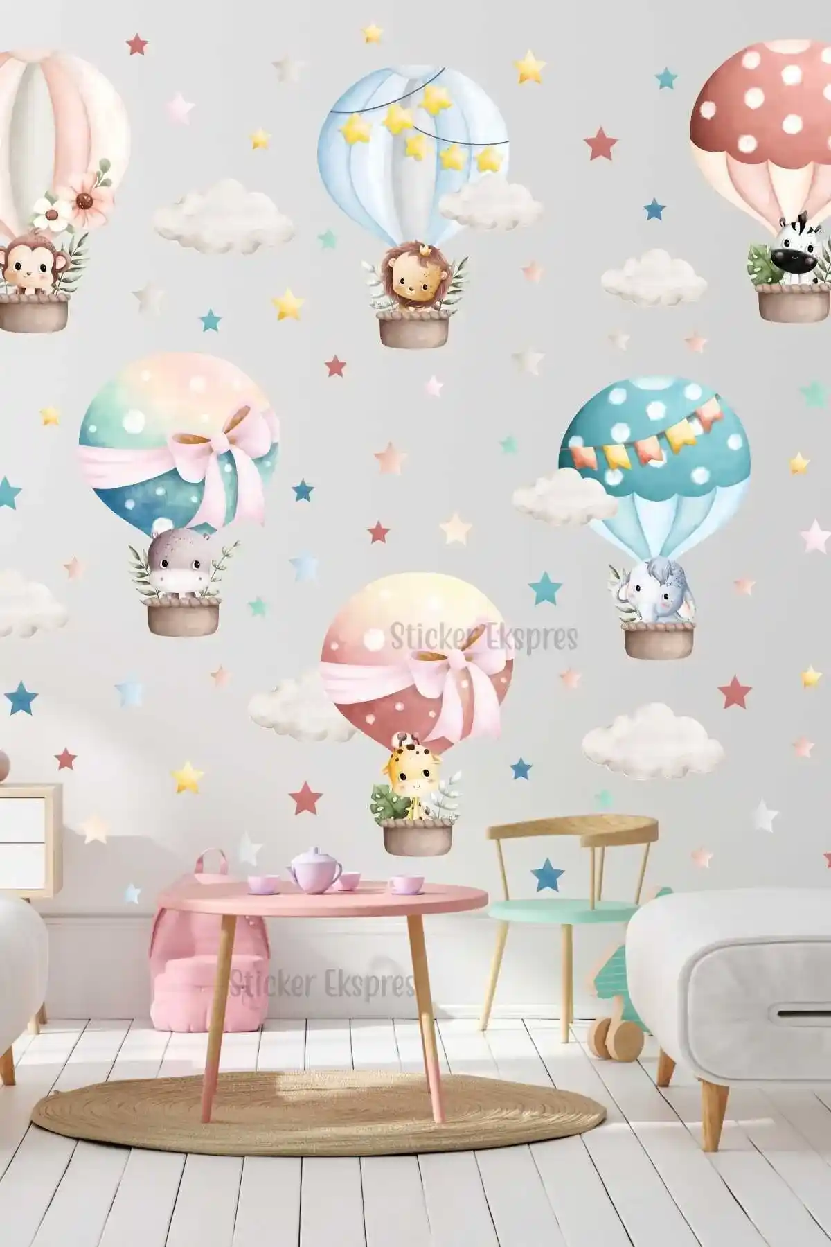 Çocuk Odası Dekorasyonunda Renkli ve Sevimli Sticker Setleri ile Eğlenceli Atmosfer Yaratma