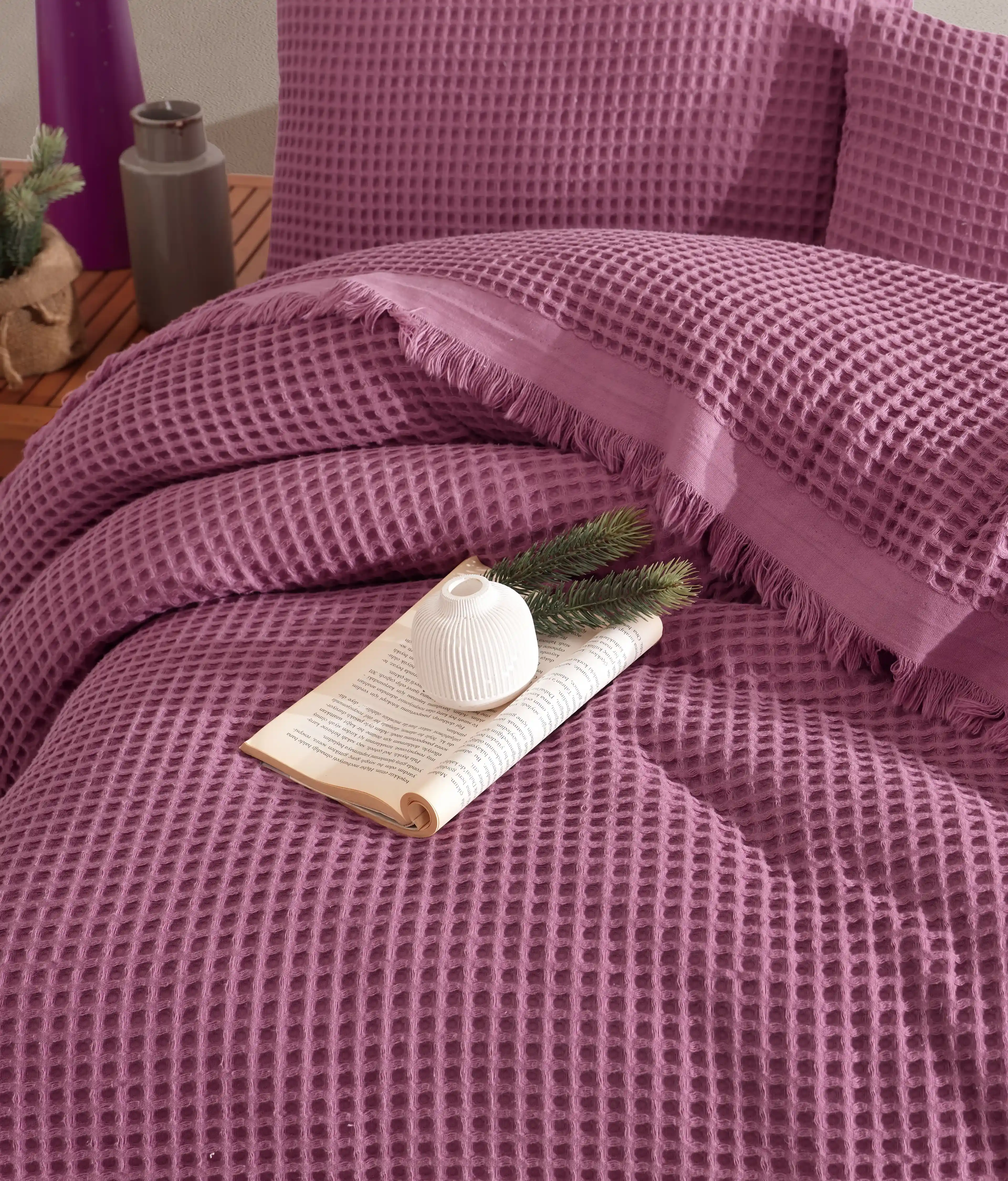 Çok Katmanlı Çok Amaçlı Yatak Örtüsü: Ev Dekorasyonunda Fonksiyonellik ve Estetik