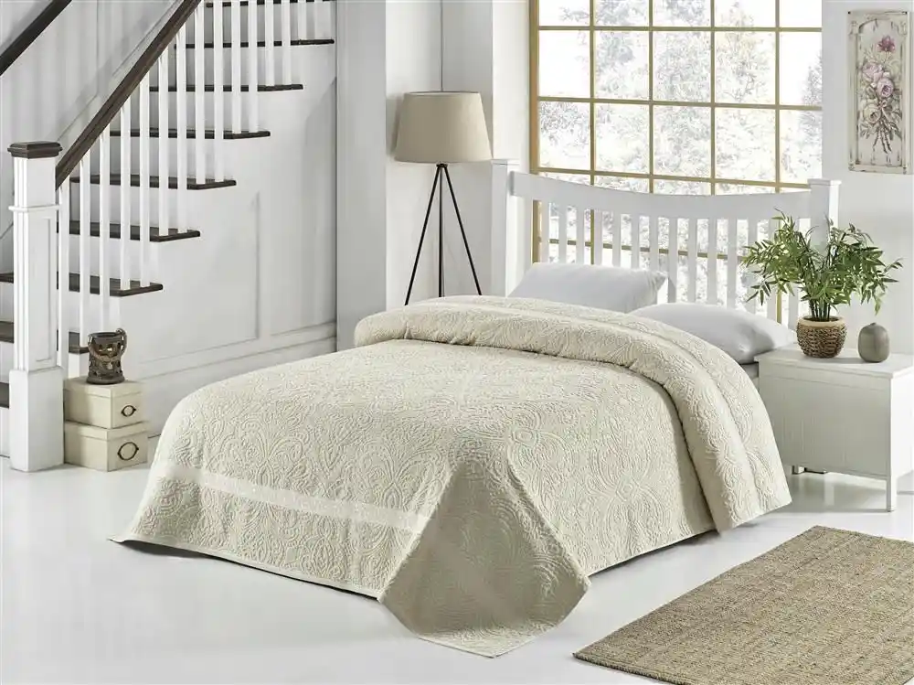 Çok Katmanlı Pamuklu Yatak Örtüleri: Konfor ve Sağlık İçin Güvenilir Seçenekler