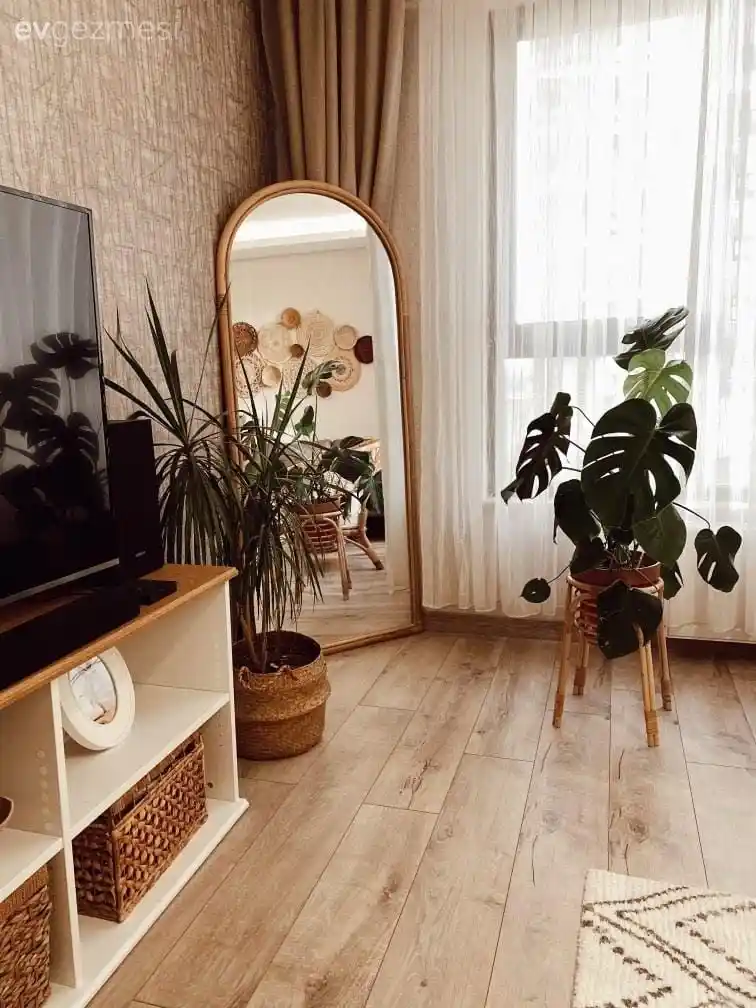 Çok Parçalı Bohem Aynalar ile Ev Dekorasyonunda Yaratıcı ve Dinamik Kullanım İpuçları