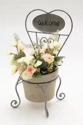 Dayanıklı Saksılı Kapı Önü Aksesuarları: Dış Mekan Dekorasyonunda Uzun Ömürlü Çözümler