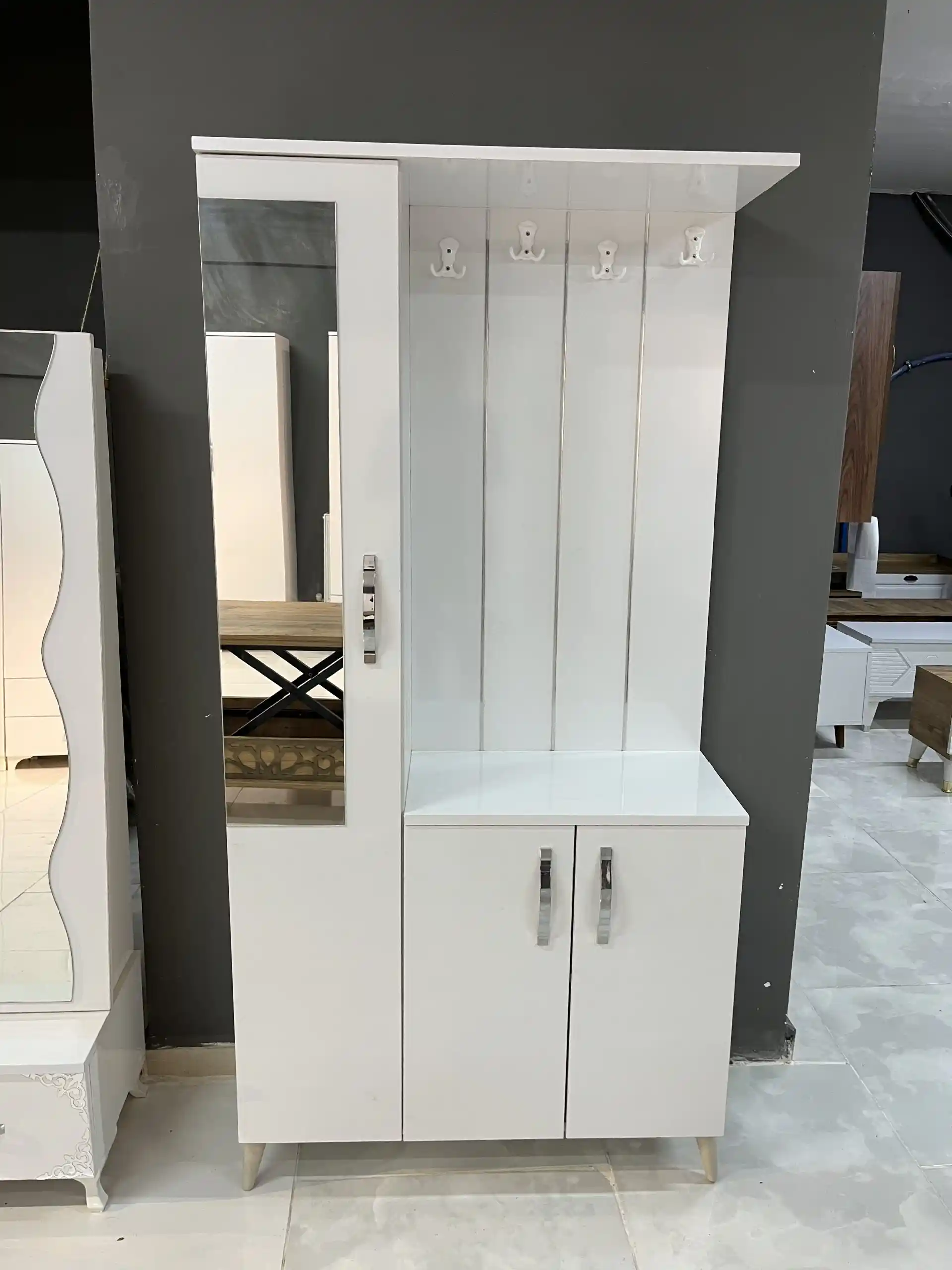 Dayanıklı ve Modern Portmanto Seçenekleri ile Ev ve Ofis Dekorasyonunu Geliştirin