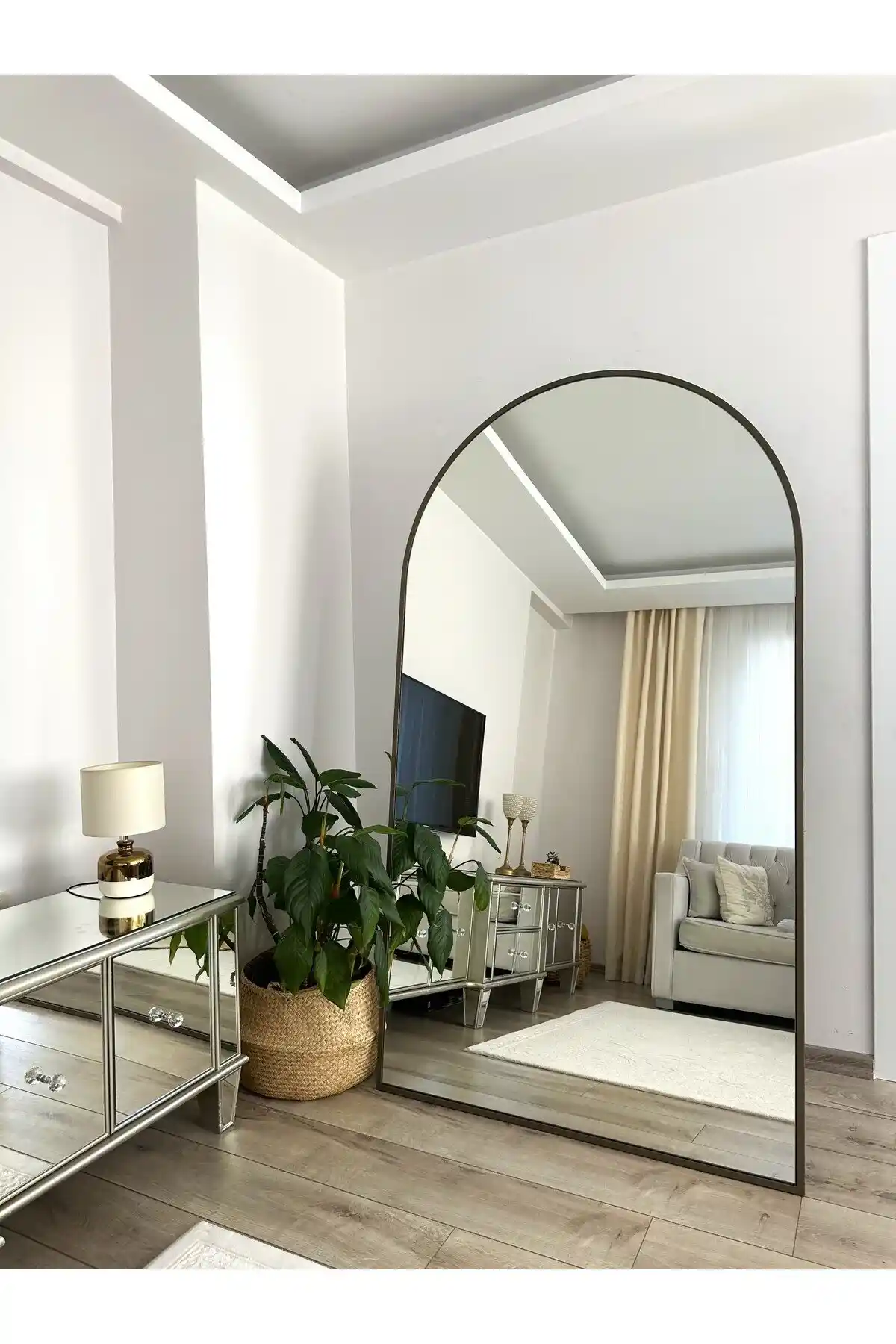 Dekoratif ve Boy Aynası Seçerken Dikkat Edilmesi Gereken Teknik Özellikler ve Karşılaştırmalar