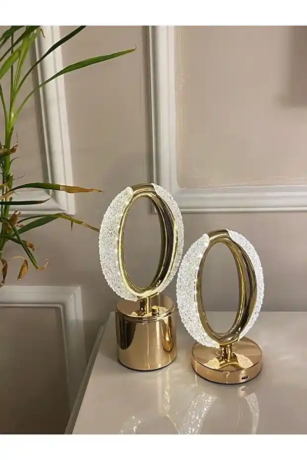 Dekoratif ve Fonksiyonel İkili Abajurlar ile Modern Ev Dekorasyonunu Tamamlayın