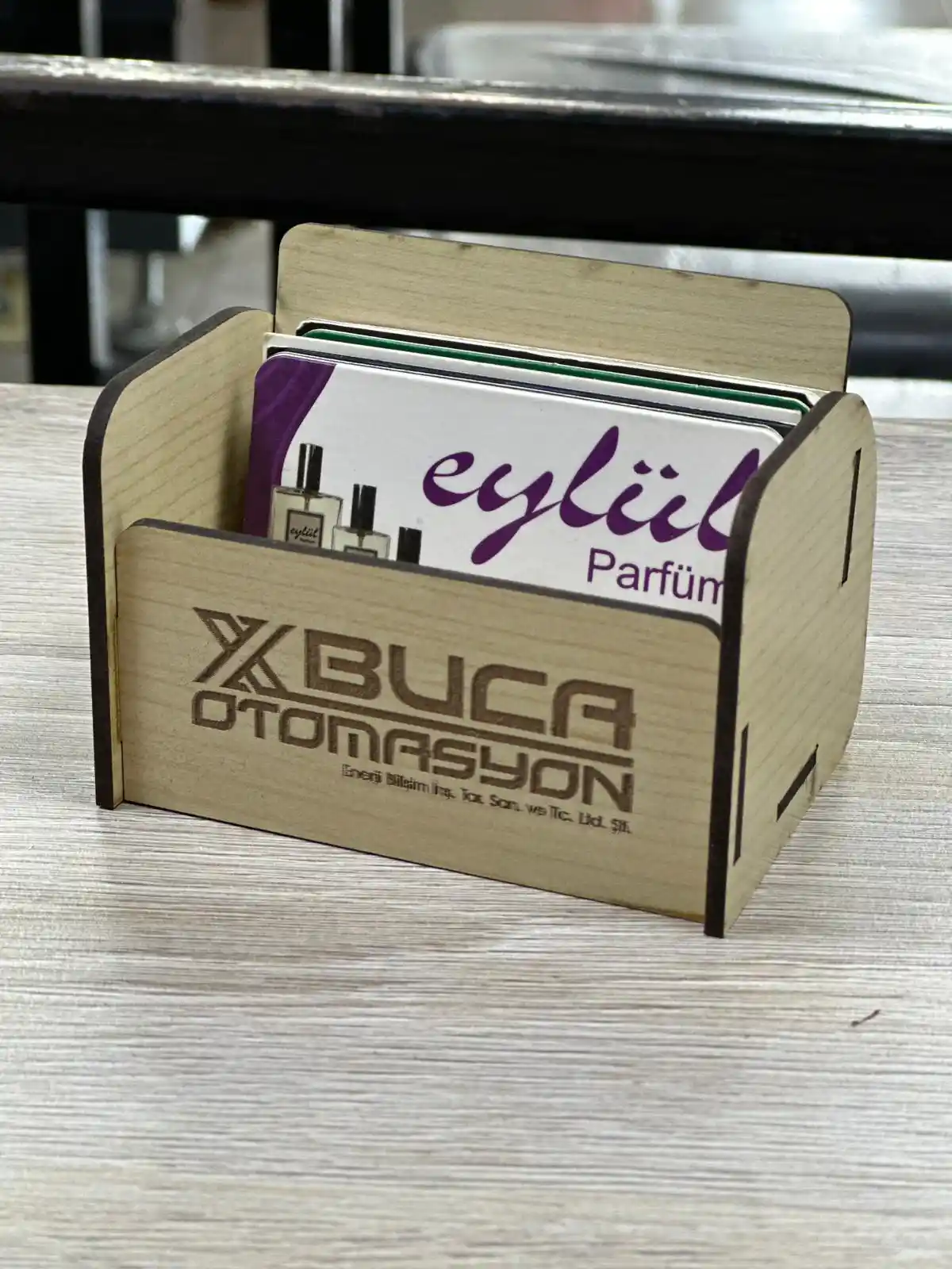 Dekoratif ve İşlevsel Kartvizitlik Seçenekleriyle Mekanlara Şıklık ve Fonksiyonellik Katın