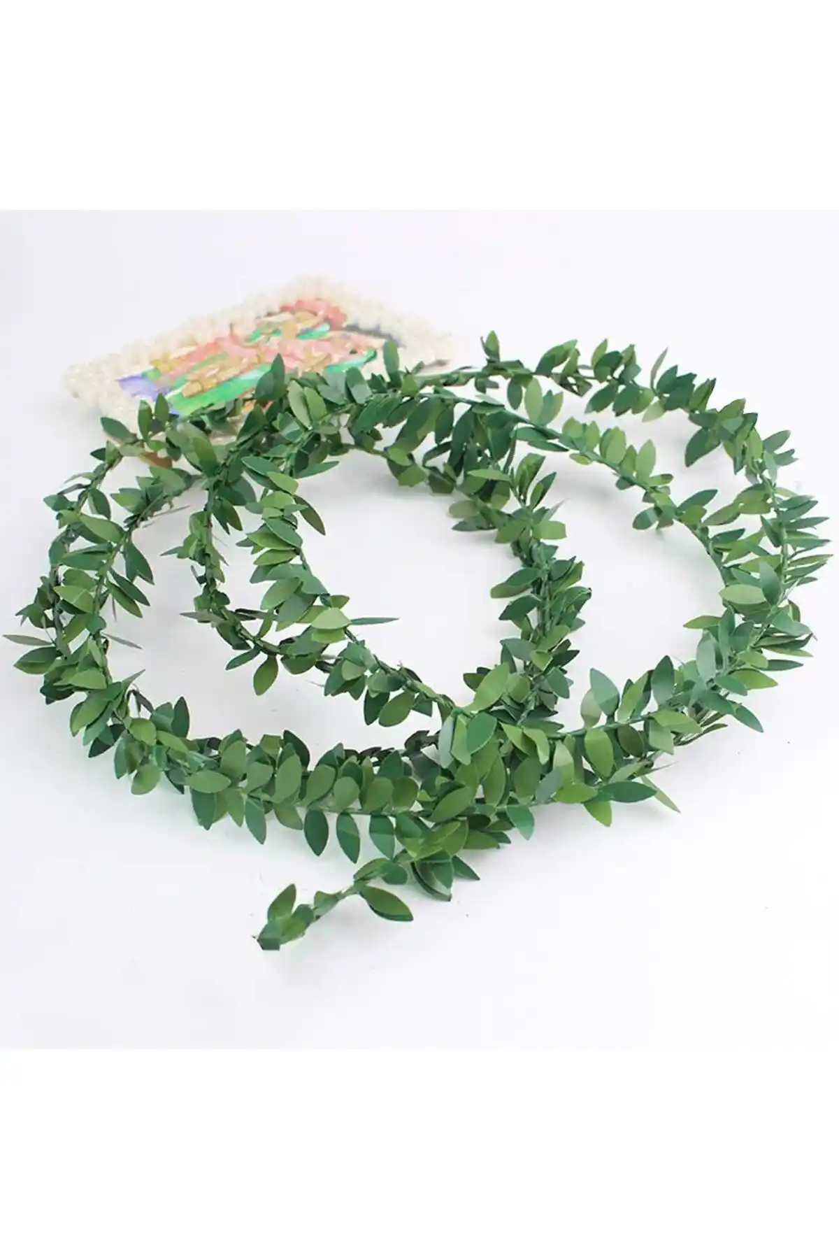 Dekoratif Yapay Taç ve Sarmal Modelleri: Estetik ve Fonksiyonellik Arasında