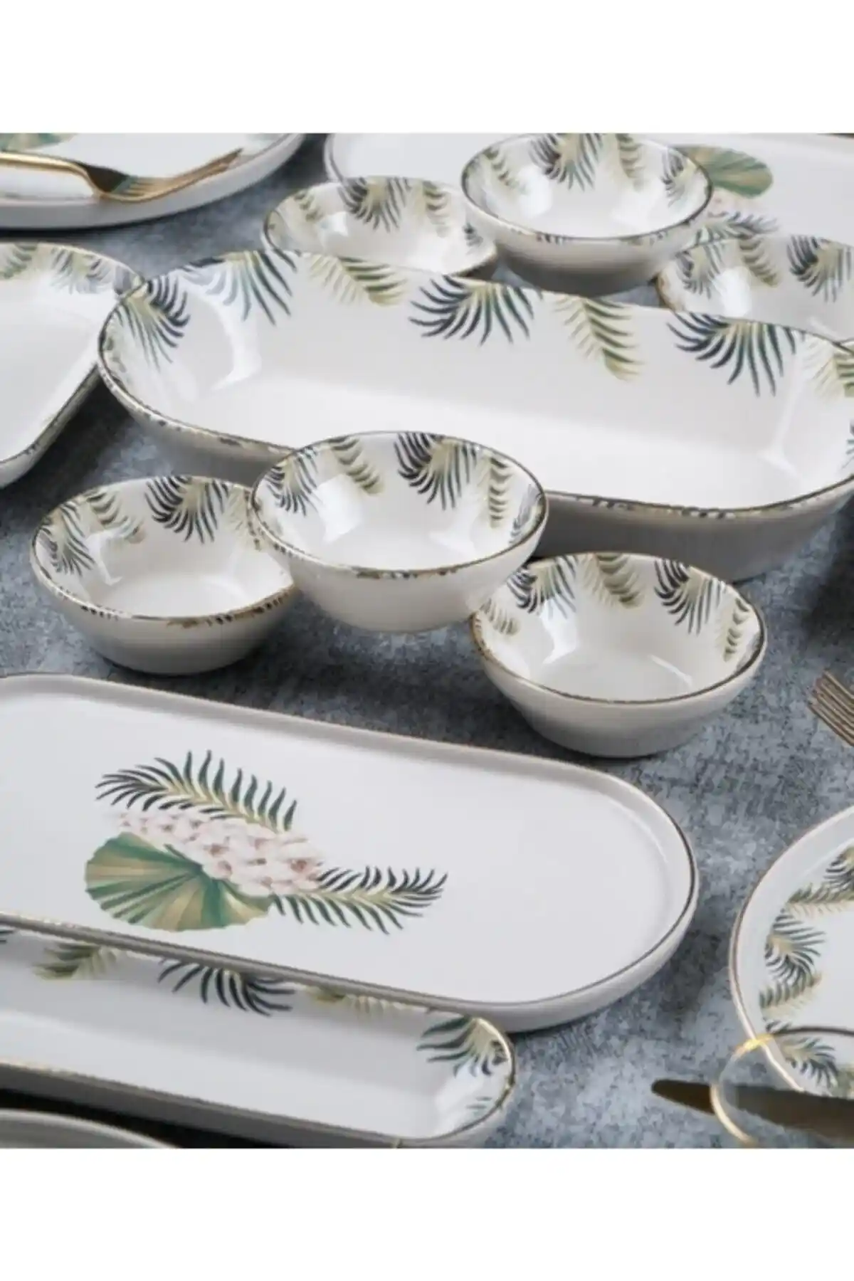 Desenli Yeşil ve Beyaz Kahvaltı Takımları: Dayanıklılık ve Estetik Birlikte