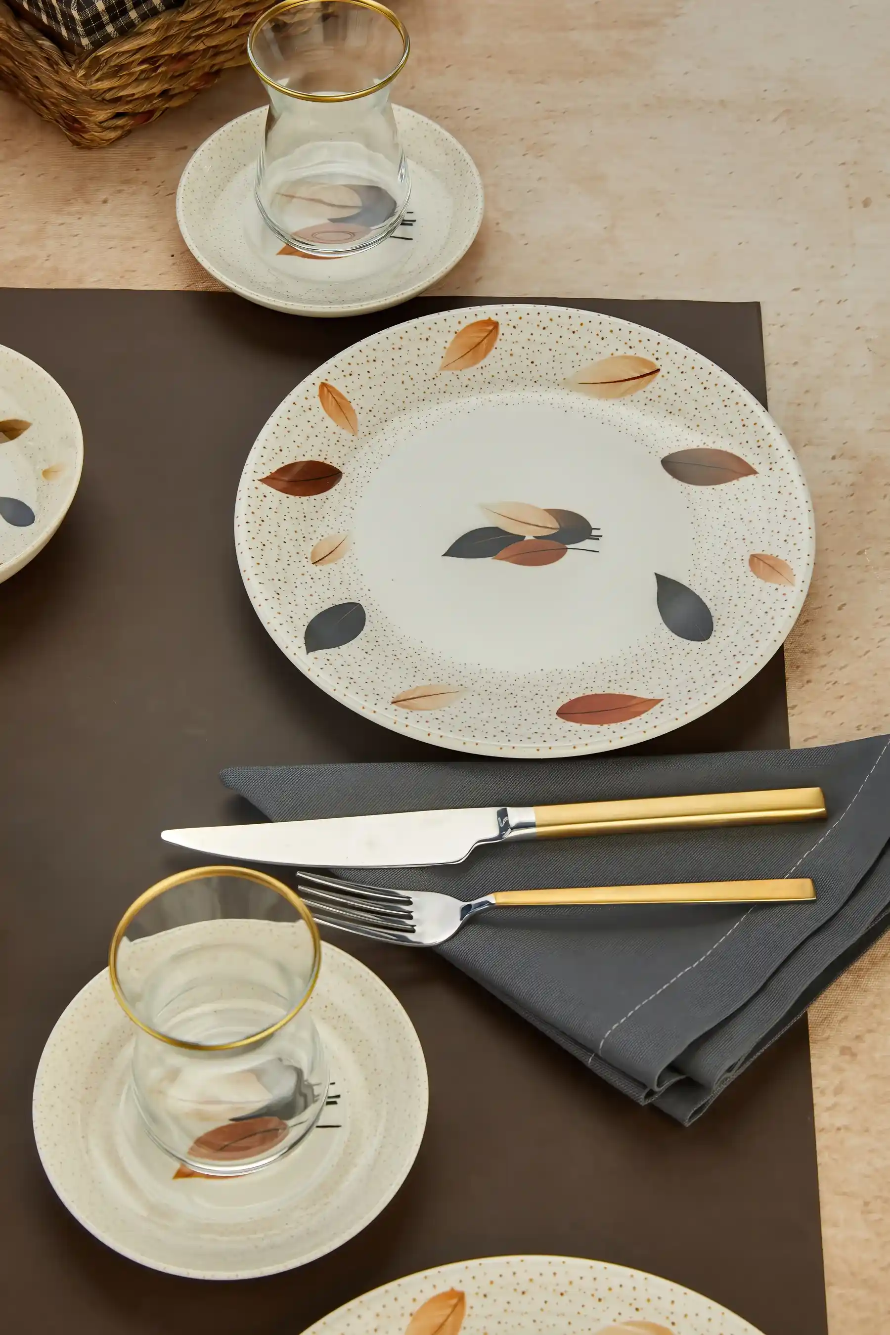 Doğal Görünümlü Yemek Takımlarıyla Sofralarınıza Sıcaklık ve Samimiyet Katın