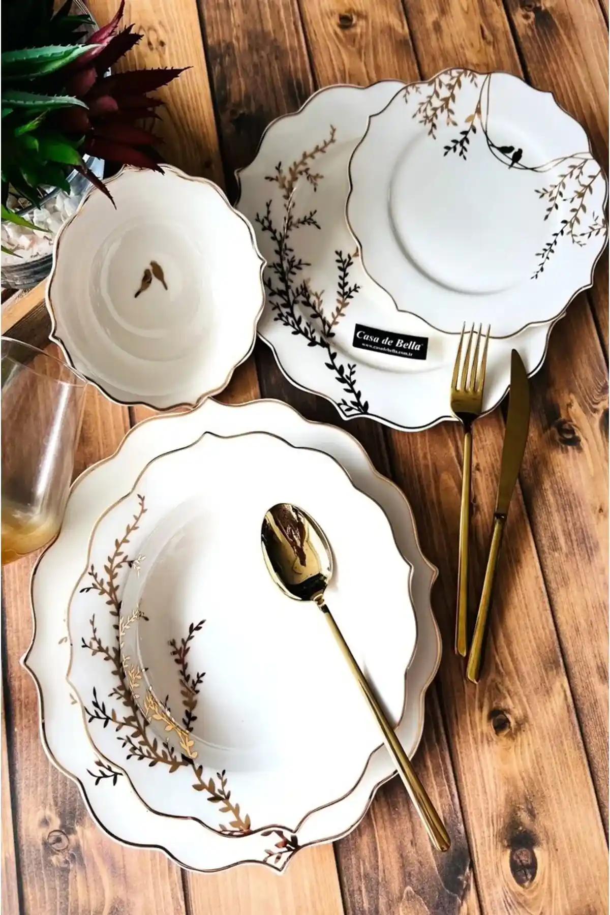 Doğal Malzemeden Çiçek Desenli Yemek Setleri: Estetik ve Doğallığın Buluşması