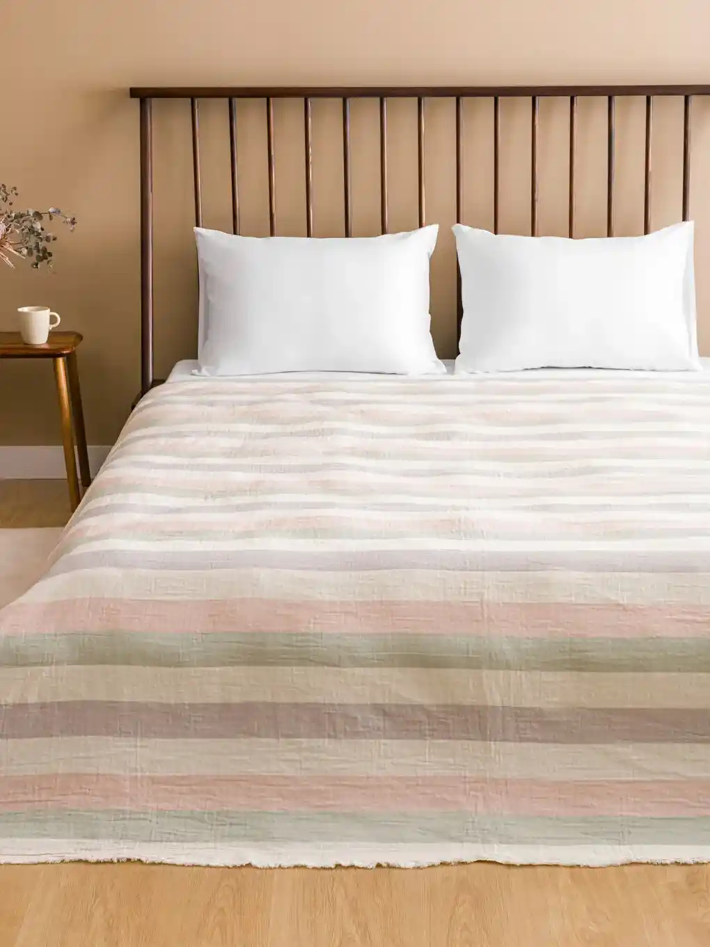 Doğal Pamuklu Çift Katmanlı Yatak Örtüsü: Estetik ve Dayanıklılık Sunan Konforlu Seçenek