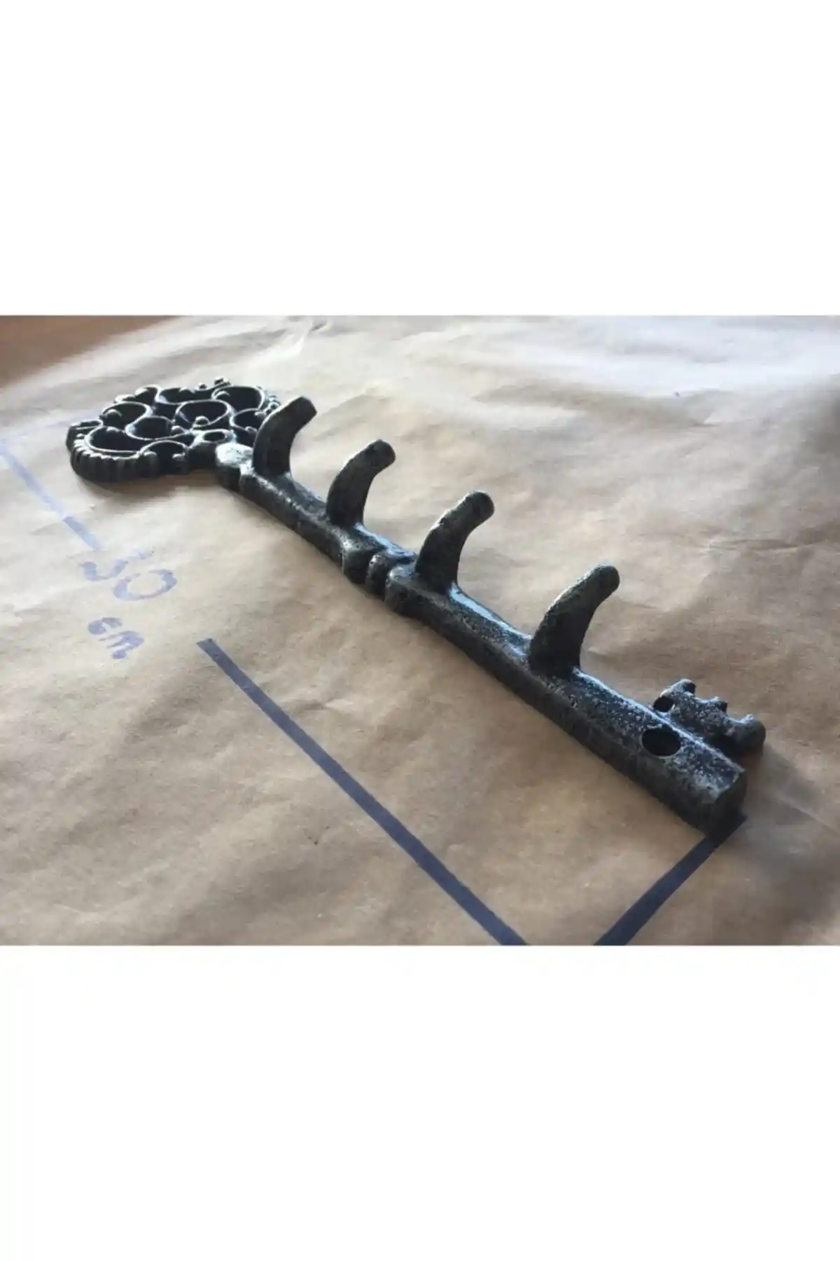 Duvar Aksesuarı Anahtar Askısı: Fonksiyonellik ve Estetiğin Buluşması