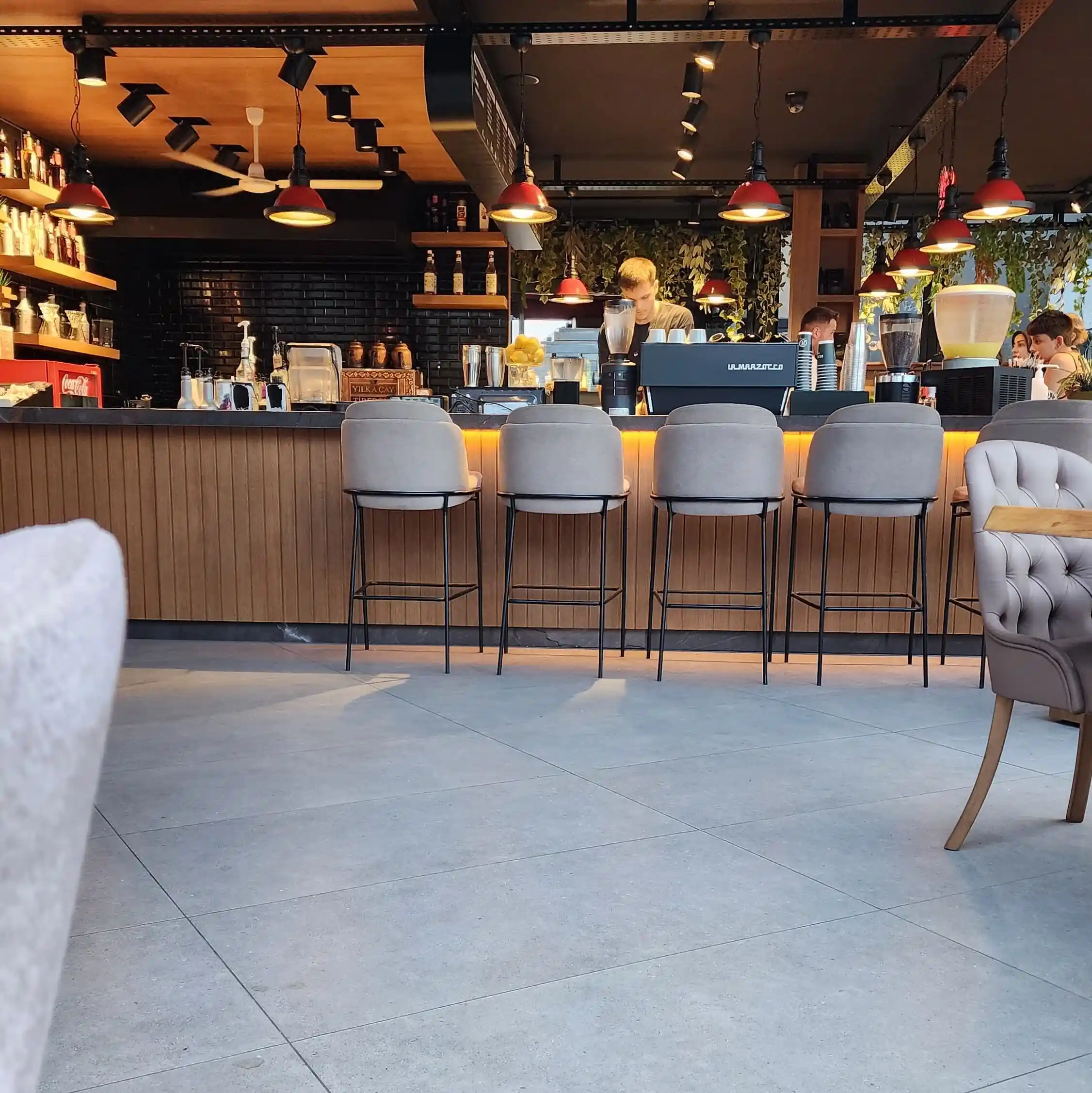 Ekonomik ve Yaratıcı Ev Dekorasyon Fikirleri Bütçenizi Sarsmadan Mekânınızı Güzelleştirin