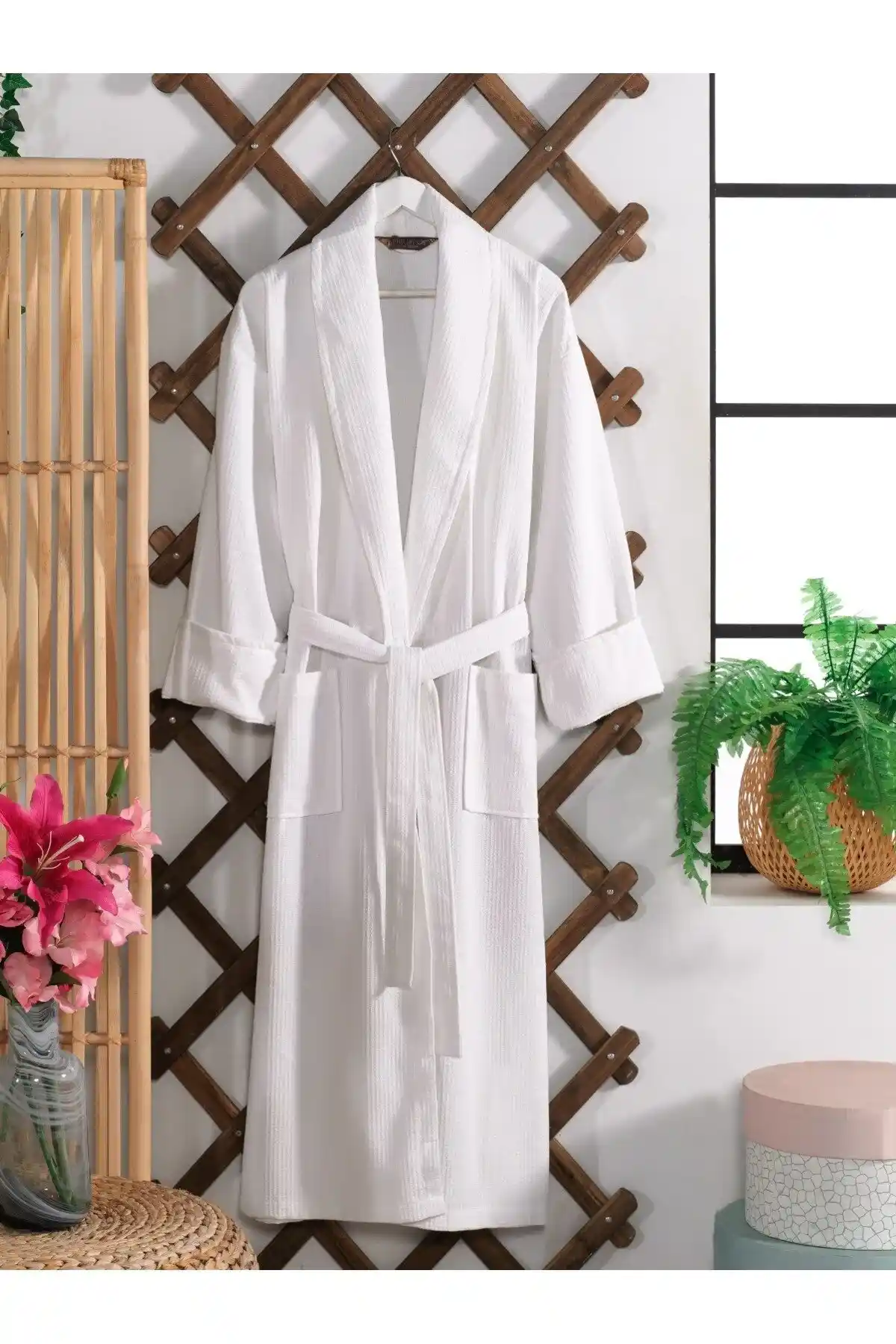 Erkekler İçin Yazlık Pike Bornozları: Konfor ve Şıklık Sunan Hafif Tasarımlar