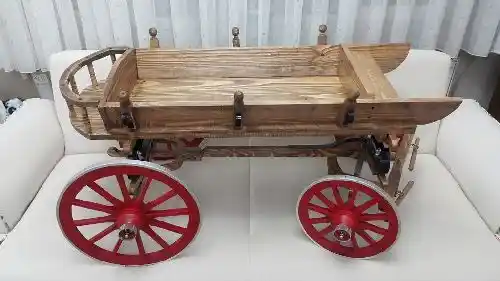 Eskitme Ahşap Hobi Arabası Mobilyalarıyla Dekorasyonda Nostaljik ve İşlevsel Bir Dokunuş