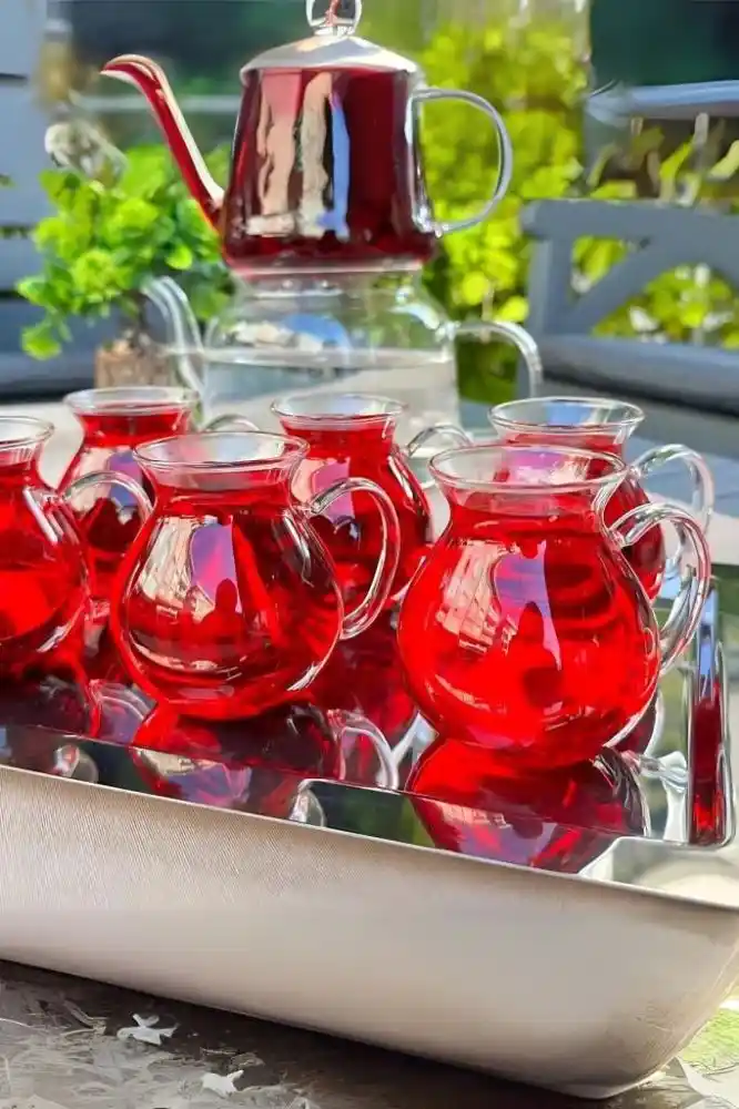 Estetik Cam Tasarımıyla Çay Bardağı Setleri: Şıklık ve Kullanım Kolaylığı Sunar