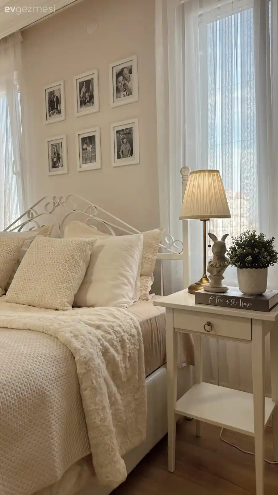 Ev Dekorasyonunda Abajur ve Krem Tonlarının Kullanımı ve Dekoratif Etkileri