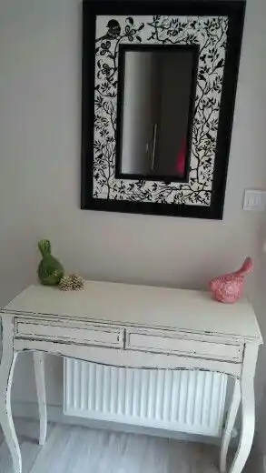 Ev Dekorasyonunda El Yapımı Aynaların Estetik ve Fonksiyonel Rolü