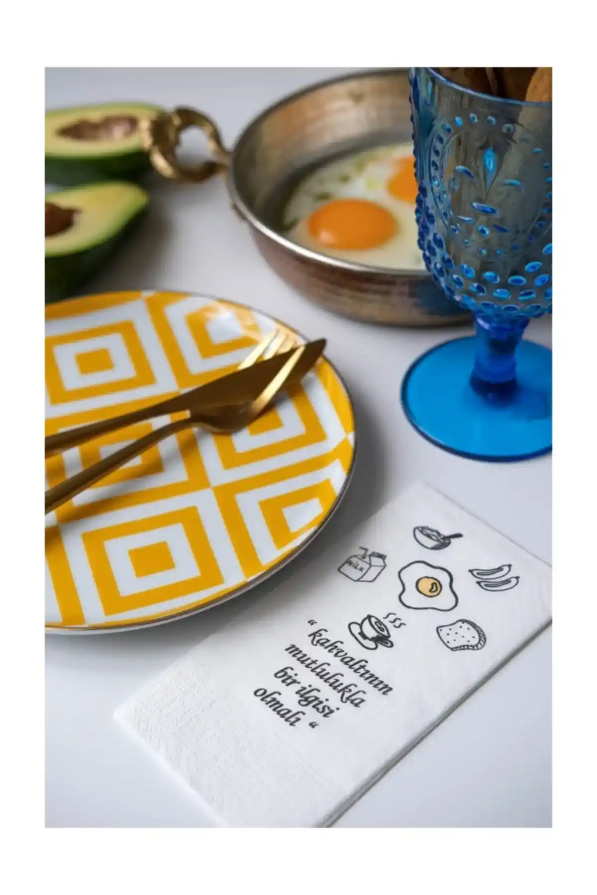 Ev Dekorasyonunda Renkli Kahvaltı Setleri ve Eğlenceli Peçetelerle Canlılık Yaratın