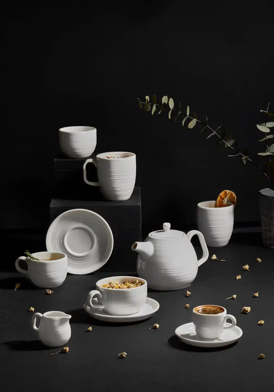 Ev Dekorasyonunda Yenilikçi ve Şık Sunumlar: Modern Trendler ve Uygulama Örnekleri