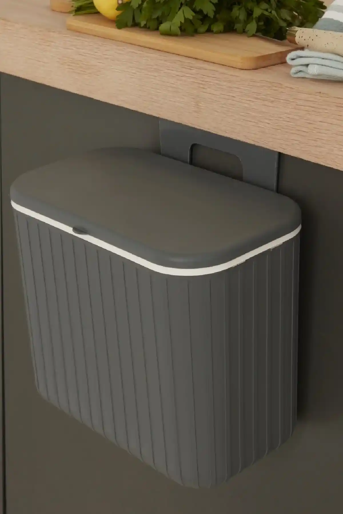 Ev İçin Uygun ve Pratik Çöp Kovası Seçenekleri Hakkında Kapsamlı Rehber