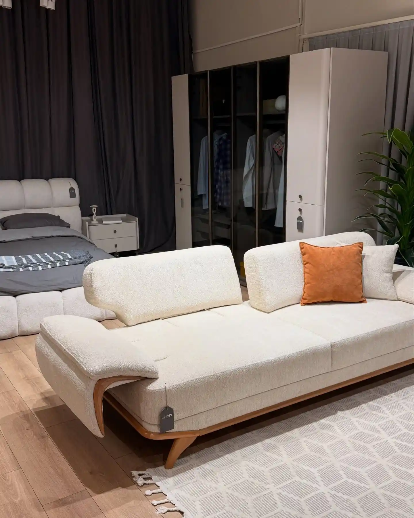 Ev Mobilyasında Şemşiyelik ve Fonksiyonel Tasarım İlkeleri ve Uygulamaları