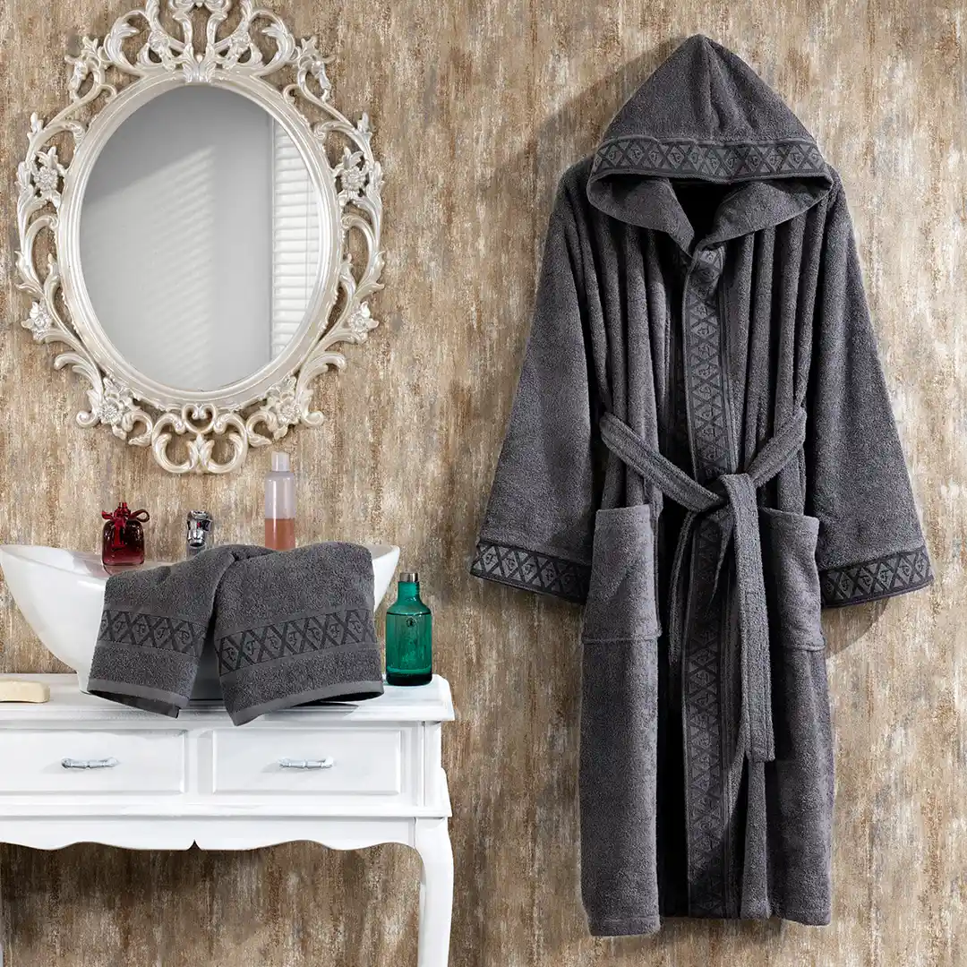 Ev Tekstili Alanında Lüks Bornozların Malzeme, Tasarım ve Kullanım Avantajları