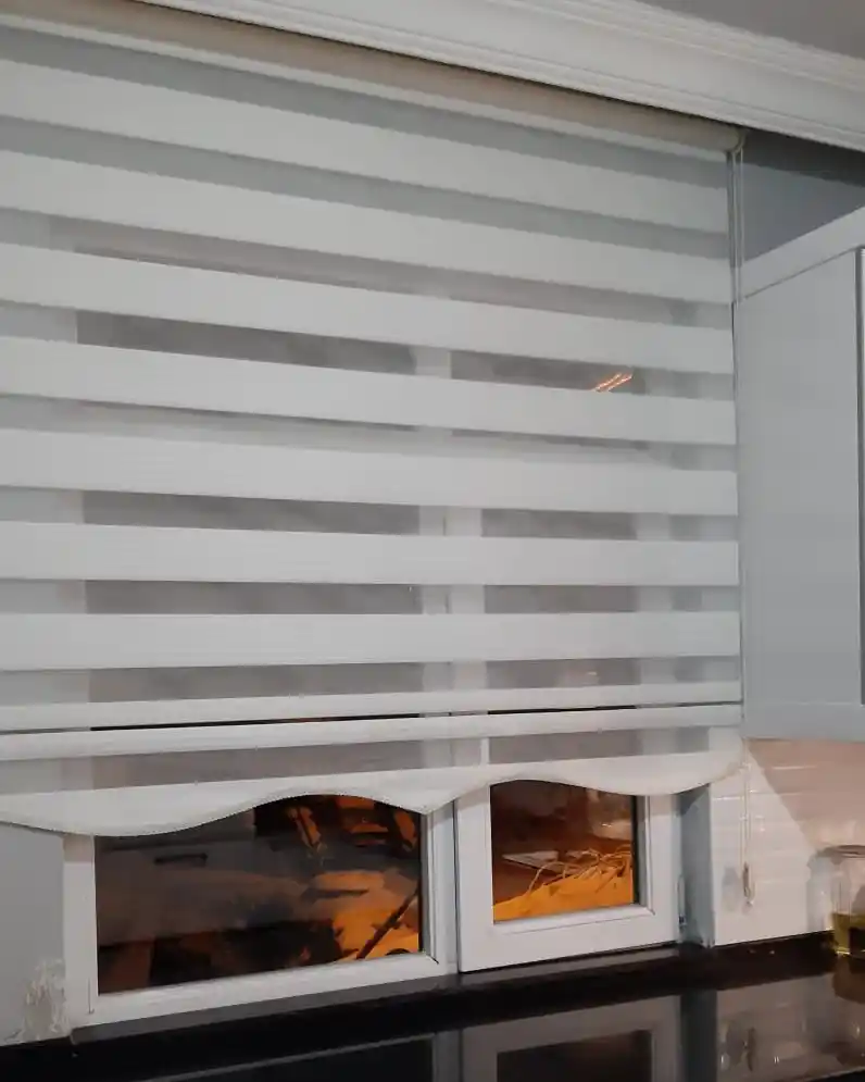 Ev ve Ofis İçin Zebra Perdeden Alternatif Perde ve Gölgelik Seçenekleri