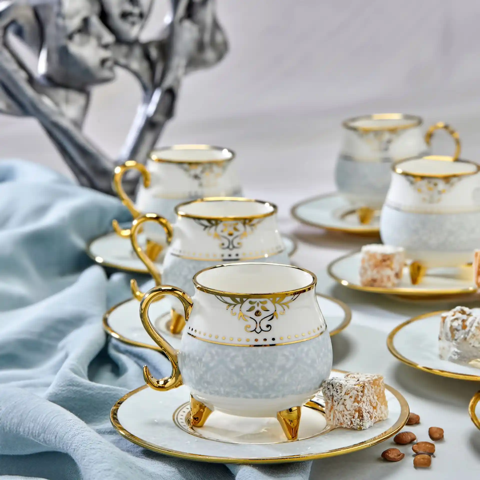 Evde Şıklık Yaratmanın Anahtarı: Fincan Takımları ve Dekorasyon İpuçları