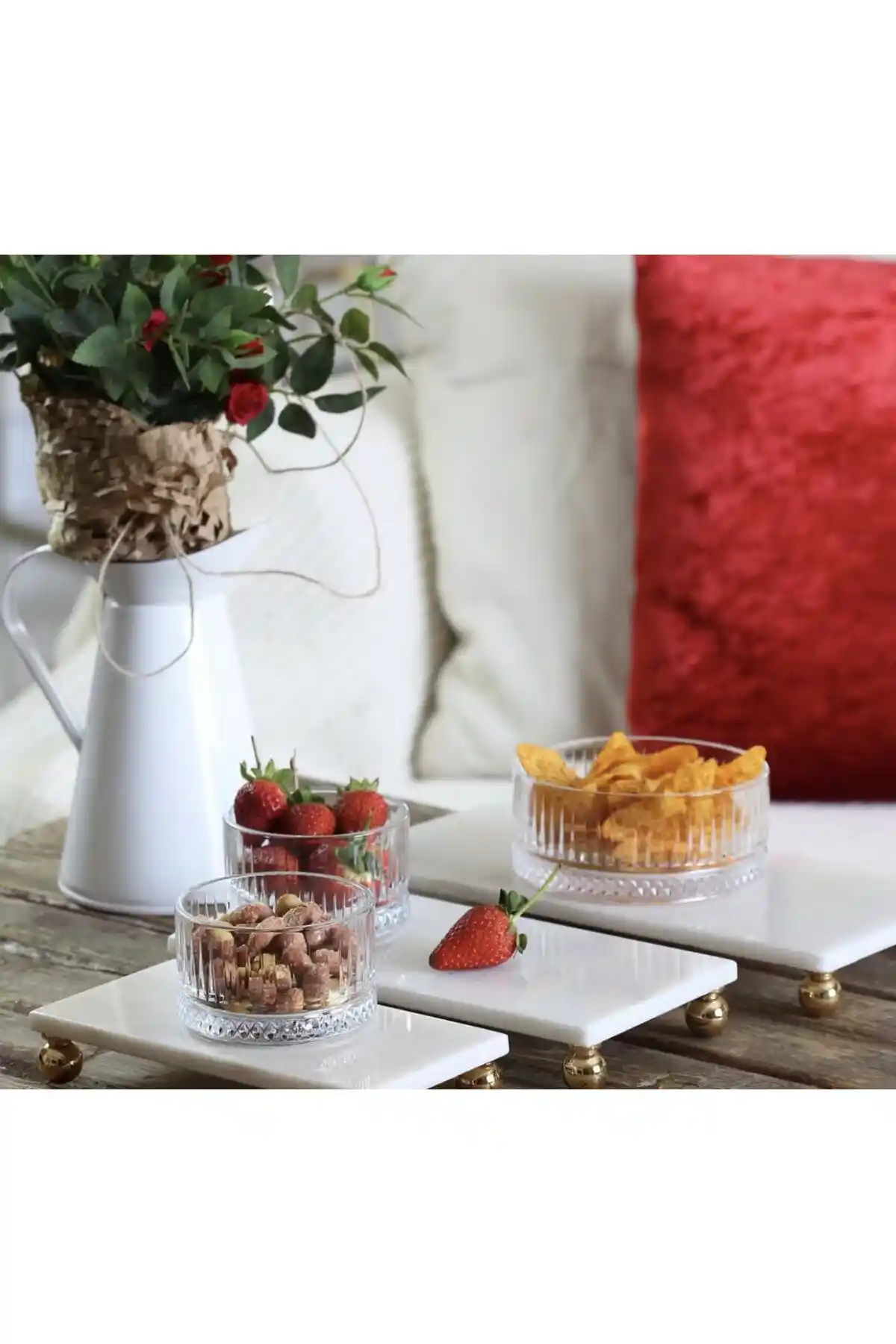 Fonksiyonel ve Estetik Servis Tabağı Seçenekleri ile Dekorasyonunuzu Zenginleştirin