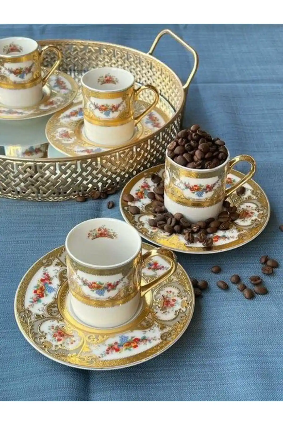 Gold Kahve Fincanlarıyla Ev Dekorasyonunda Zarafet ve Şıklık Sağlayan Modern ve Lüks Tasarımlar