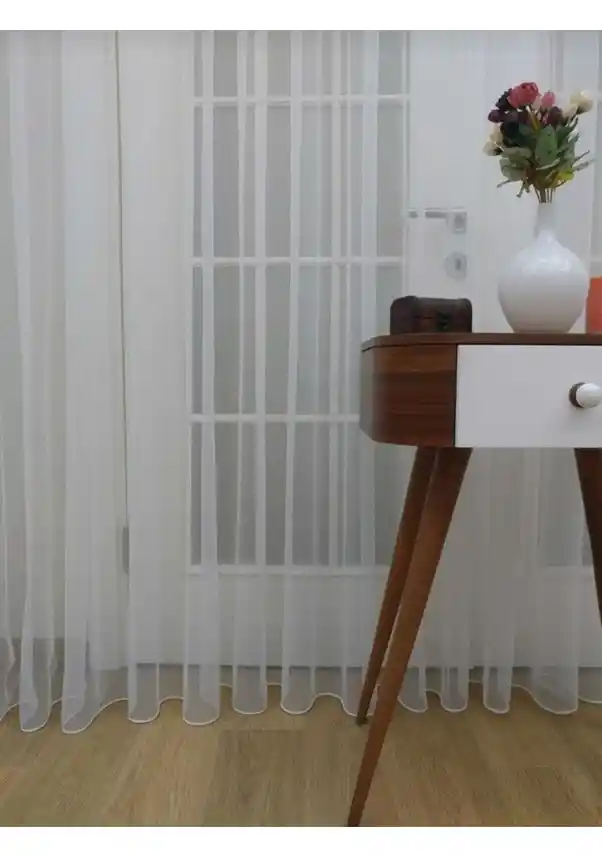 Grek Zeminlerde Keten Perdeler: Estetik ve Fonksiyonellik Arasında Doğal Seçenekler