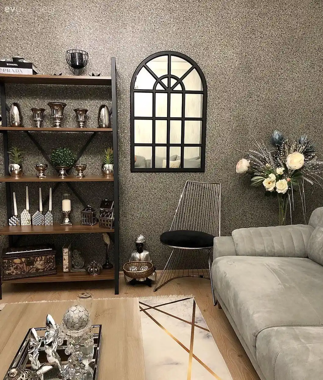 Gri Dekoratif Objelerle Ev Dekorasyonunda Zarif ve Uyumlu Atmosfer Yaratma Rehberi