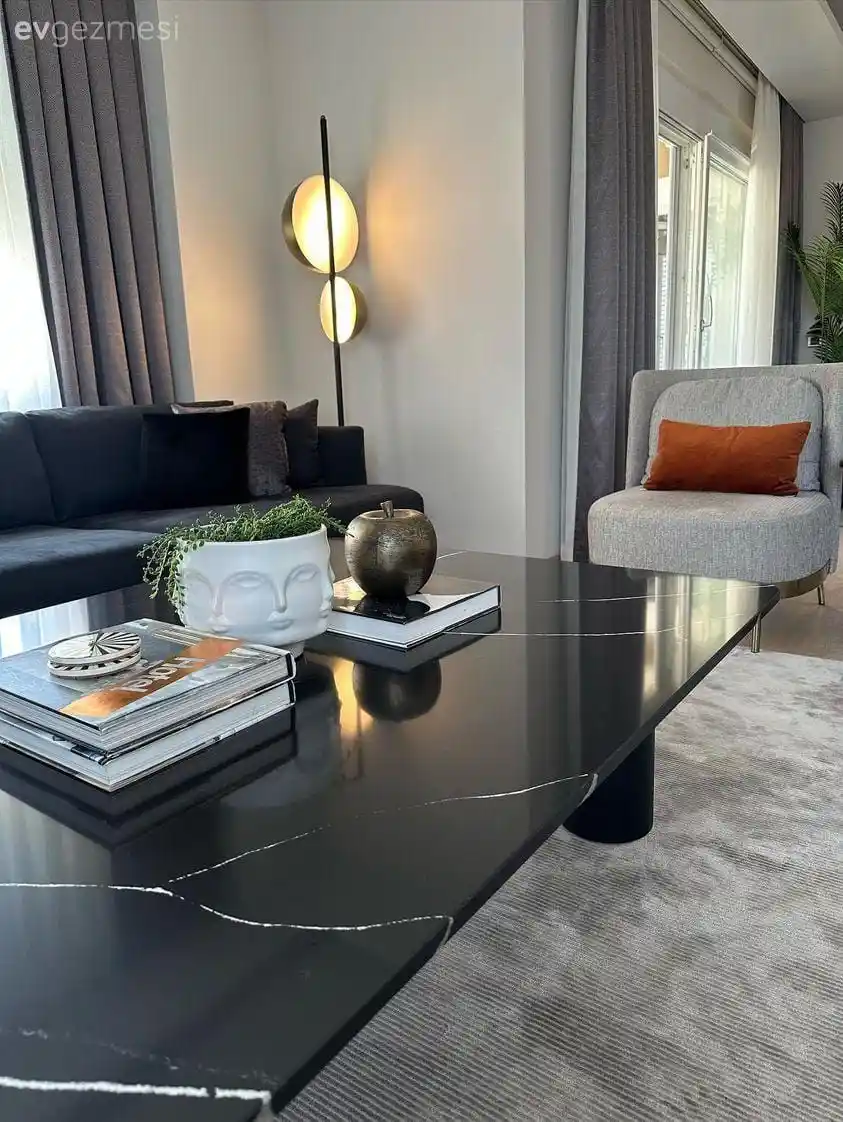 Gri Renk Dekoratif Objeler ve Mekanlara Katkıları Modern İç Tasarımda