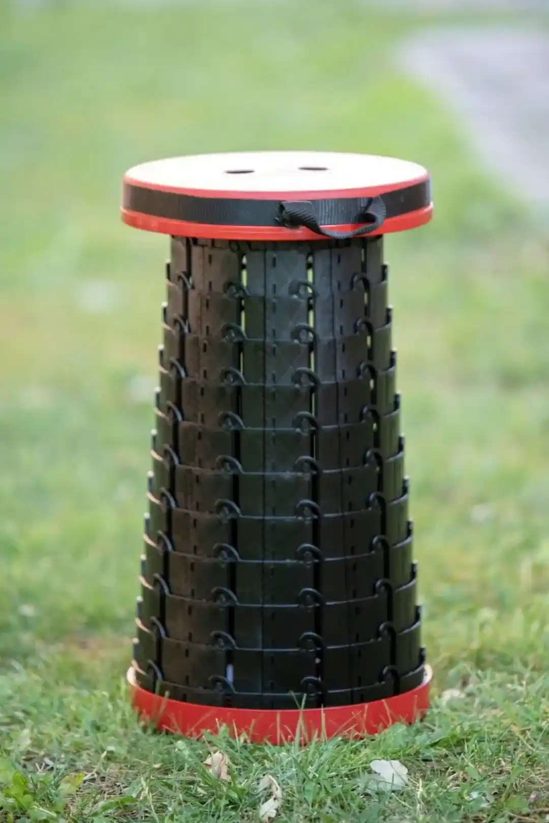 Hafif ve Katlanabilir Tabureler: Pratik ve Çok Yönlü Taşınabilir Oturma Çözümleri