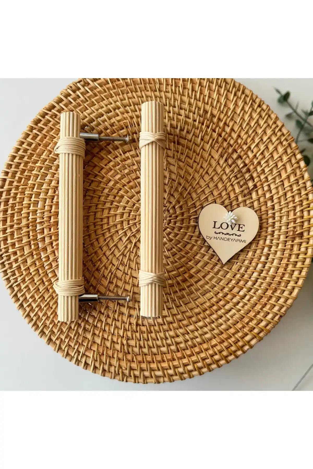 Hasır ve Ahşap Kulp Karşılaştırması: Mobilya ve Dekorasyonda Malzeme Seçenekleri