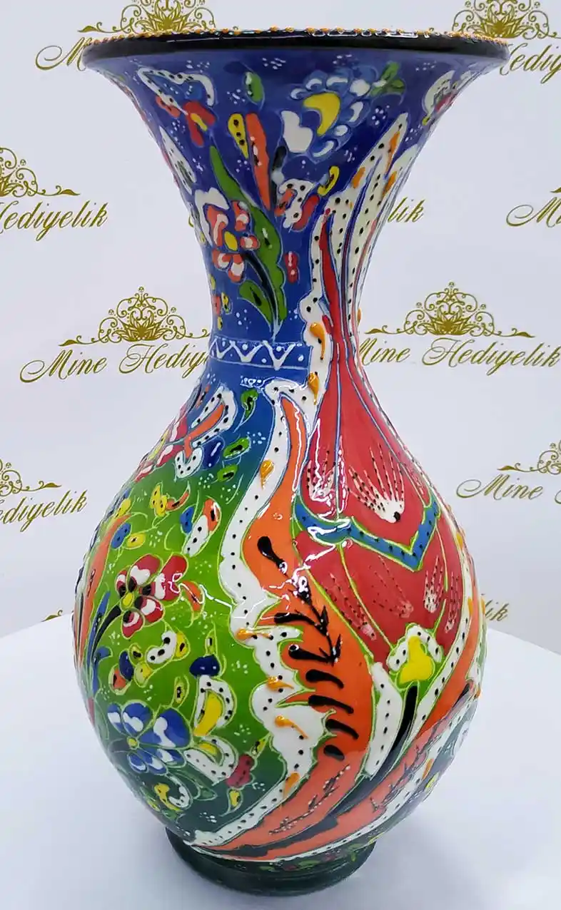 Hediyelik Vazoların Dekorasyonda Kullanımı ve Seçim Kriterleri